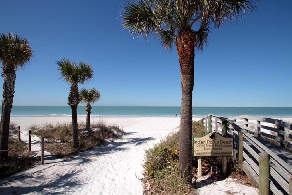Spacious Beach House Unit,Beautifully Furnished 2 Bed 2Bath./2Min.Walk To Beach Clearwater Beach Exterior foto